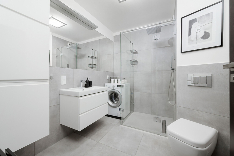 Bathroom, Apartment Dmowskiego by Renters Prestige, Środa Śląska