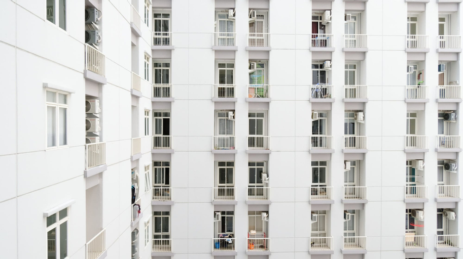 Exterior & Views, Strategic And Cozy Living Studio At Bale Hinggil Apartment, Surabaya