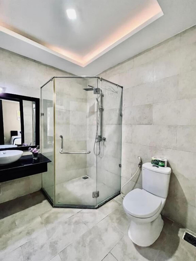 Bathroom 3, Pearl Beach Homestay, Da Nang