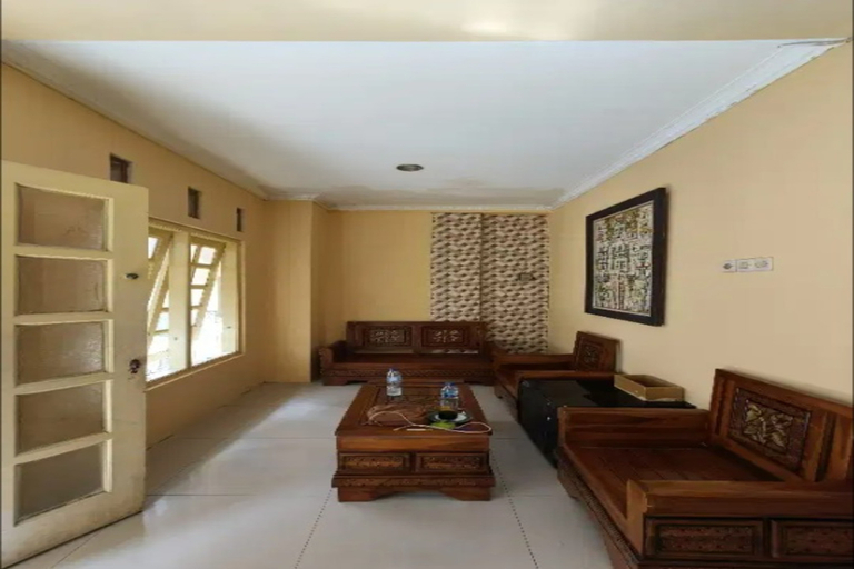 Public Area, OYO 93887 John Residence, East Jakarta