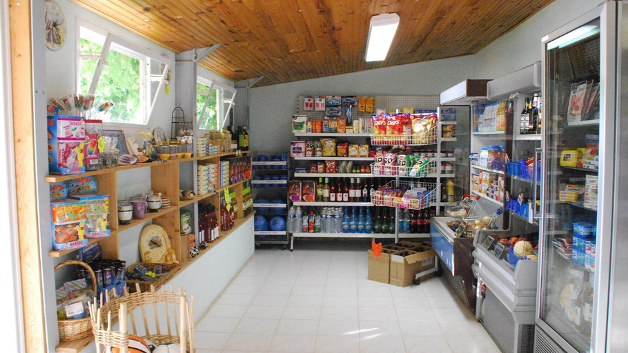 Food & Drinks 4, Camping Naturiste Tikayan Petit Arlane, Alpes-de-Haute-Provence