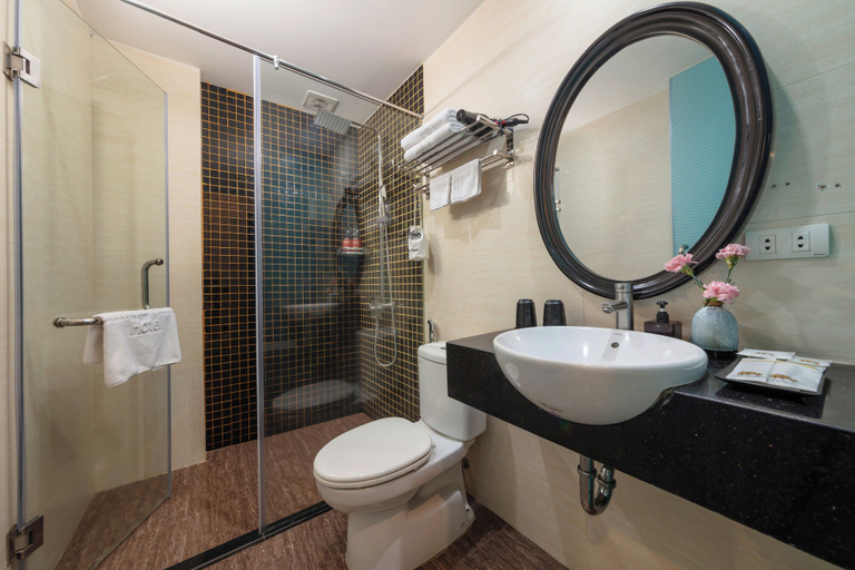 Bathroom, Omina Hanoi Hotel and Restaurant, Hoàn Kiếm