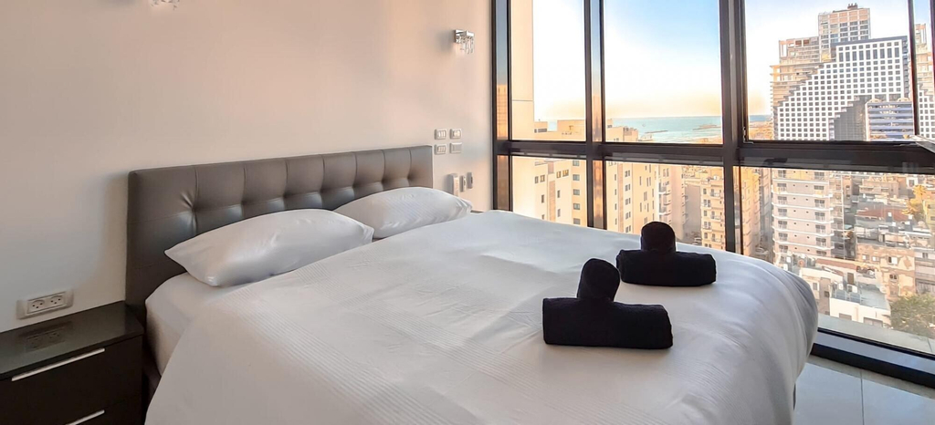 Others 4, Hayarkon Diamant in Tel Aviv-yafo