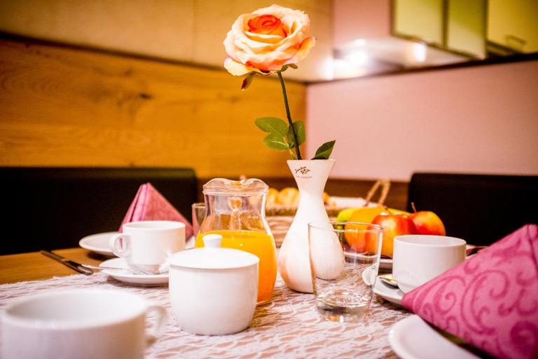 Food & Drinks 5, Apartments Dolomit-Royal, Lienz