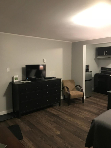 Bedroom 2, 94 Motel & RV Park, Cariboo