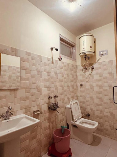 Bathroom, Sunrise Guest House, Kullu