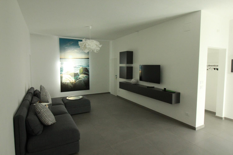 Others 3, la casa in Ancona, Ancona