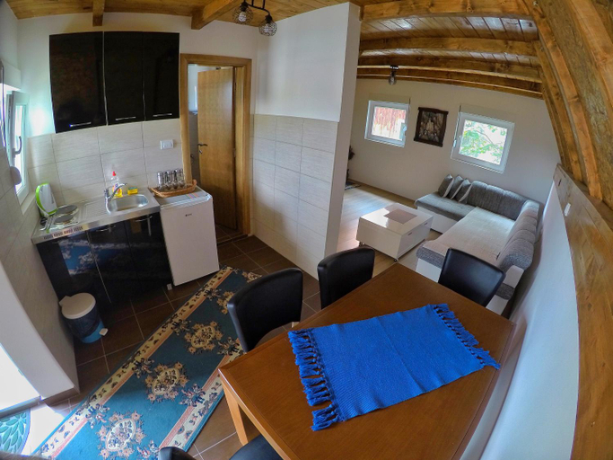 Others 4, Cabarkapa Guesthouse