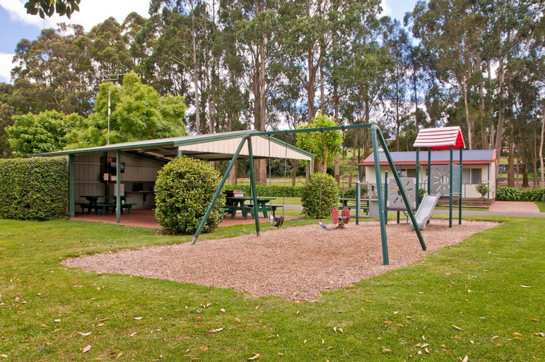 Others 4, Warragul Gardens Holiday Park, Baw Baw - Pt B West
