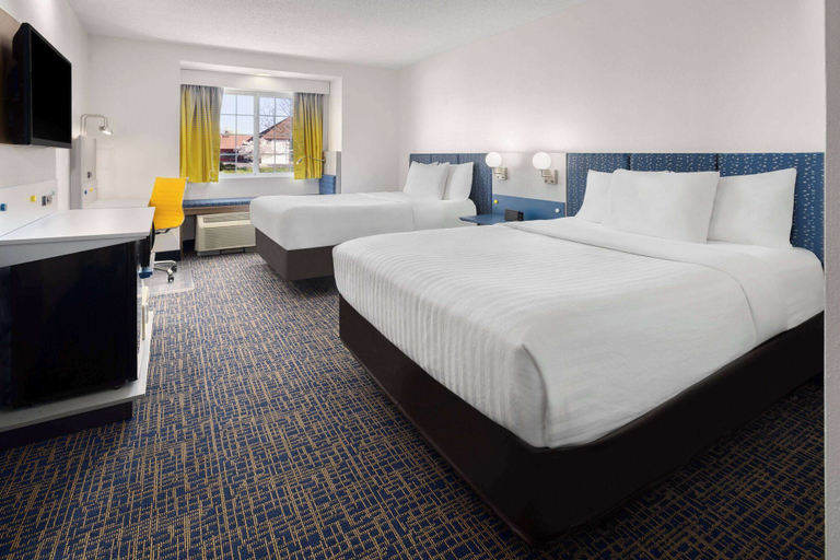 Bedroom 3, Microtel Inn & Suites by Wyndham Dover, Kent