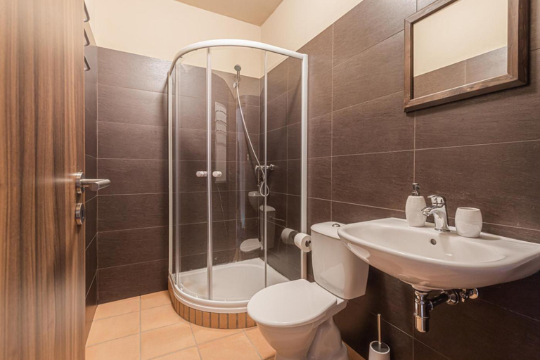 Bathroom 3, Buskovsky mlyn 1580, Mladá Boleslav