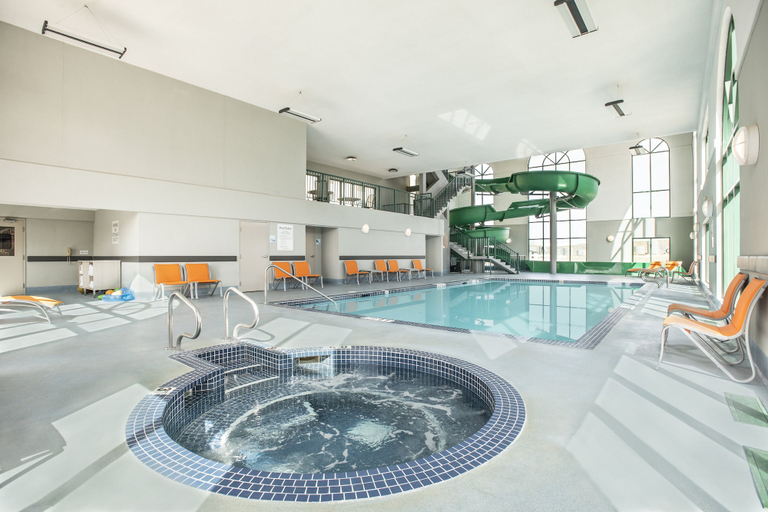 Sport & Beauty 3, Holiday Inn Express & Suites MEDICINE HAT TRANSCANADA HWY 1 by IHG, Division No. 1
