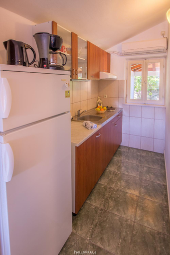 Facilities 5, House Ina Ston, Ston