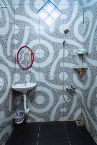 Bathroom 8