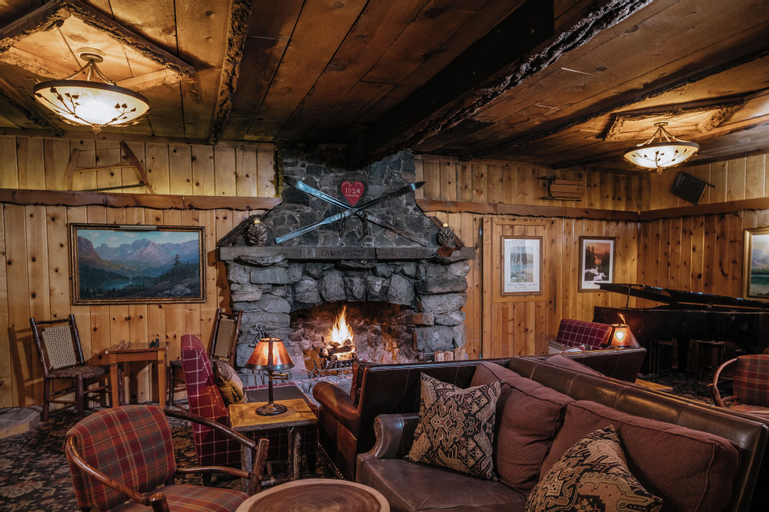 Public Area 2, Tamarack Lodge and Resort, Mono