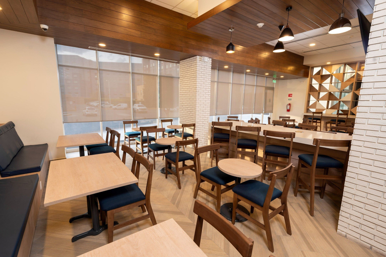 Food & Drinks 5, Fairfield by Marriott® Inn & Suites San Luis Potosi, San Luis Potosí