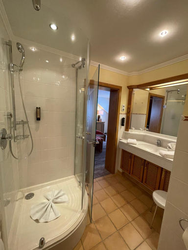 Bathroom 4, Wohlfuhlhotel Berwanger Hof, Oberallgäu
