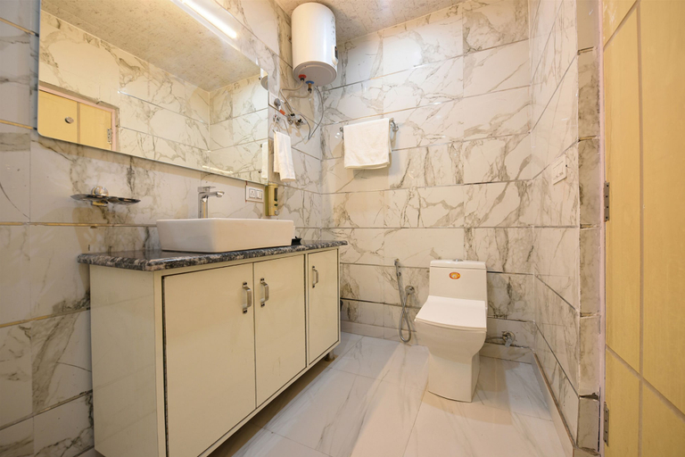 Bathroom, Fabhotel Lake View Ii, Dehradun