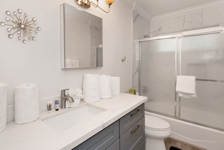 Bathroom 4, Sweet Retreat Combo #2334, San Bernardino