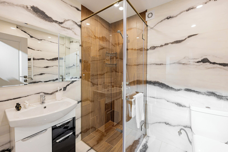 Bathroom 5, Taniqinn Dilijan Hotel