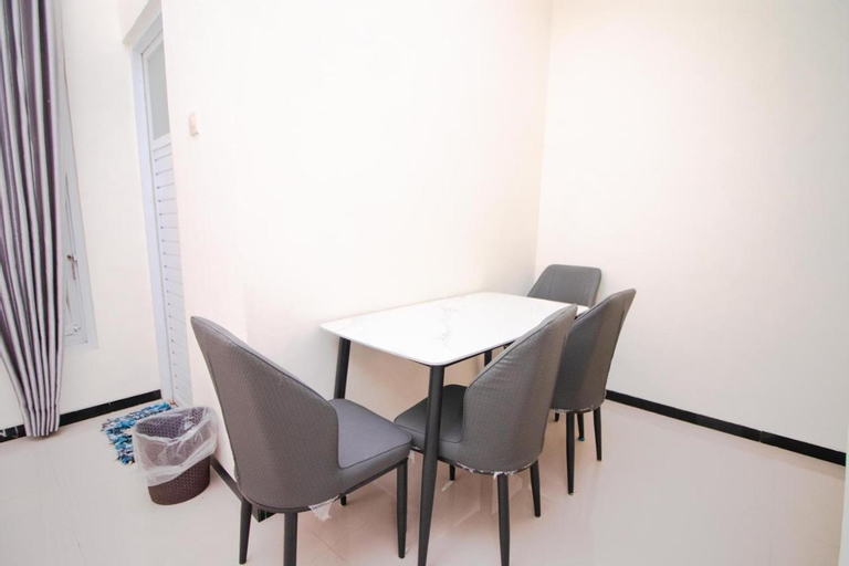 Dining Room 8