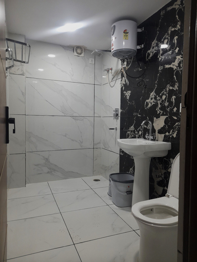 Bathroom 3, Hotel Asha Delight, Garhwal