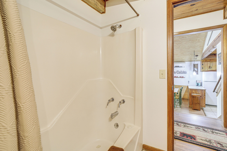 Bathroom 4, Summer Creekside Cabin Retreat w/ Deck, Jackson