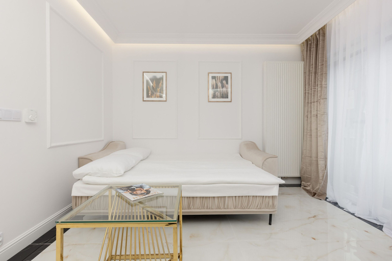 Bedroom 3, Glamour Studio by Renters Prestige, Warsaw