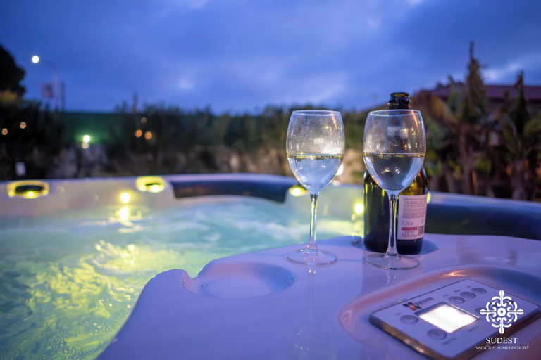 Sport & Beauty 5, Villa Seaside - Dimora con jacuzzi a 200mt dal mare, Syracuse