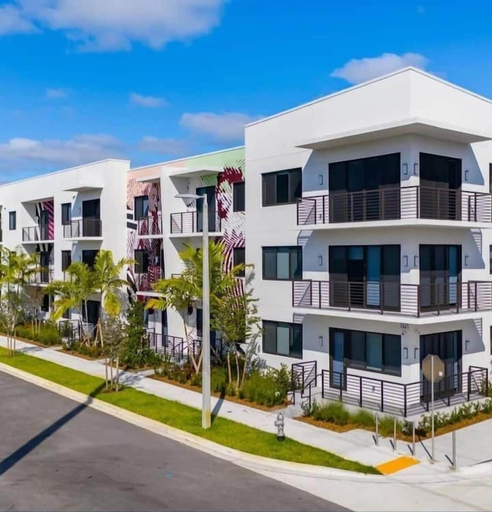 Lux place  green Cozy 3 Beds 2rooms, Palm Beach