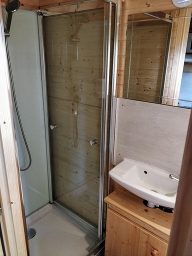 Shower 4, Roulotte Comtoise a Strasbourg, Bas-Rhin