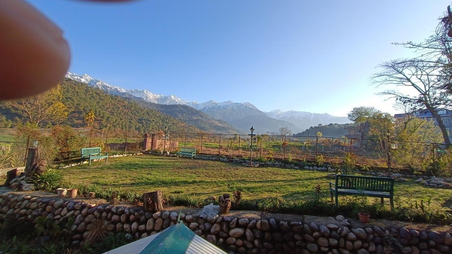 Others 4, Chinarchalet, Kangra