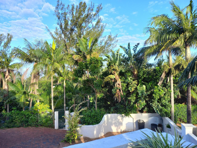Others 3, Ocean Blue Suite - Villa Roc Guesthouse, Pet Friendly, iLembe