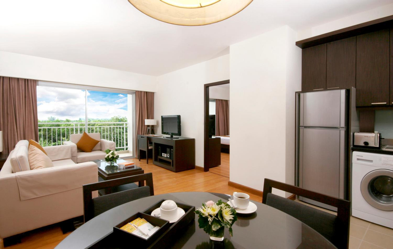 Dining Room 4