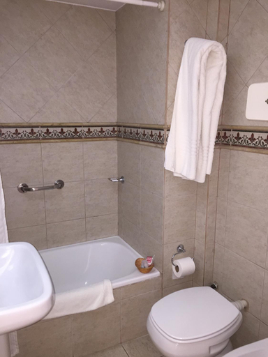 Bathroom 4, San Marco Hotel, La Plata