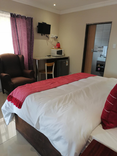 Others 4, Rondy Bosch Lodge, Vhembe
