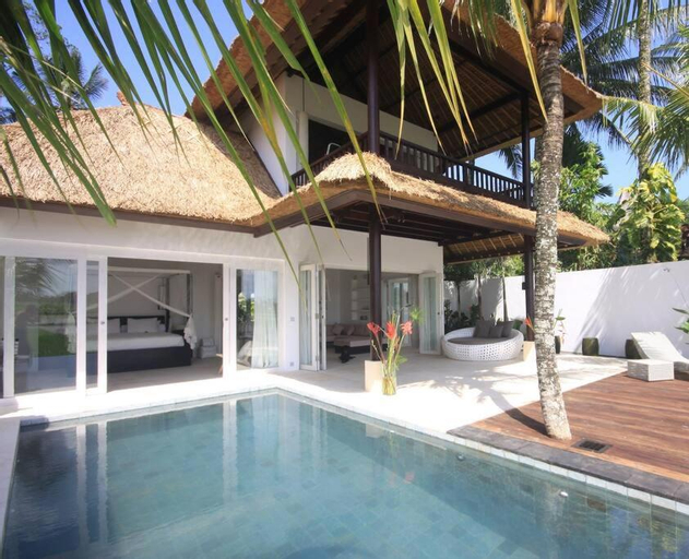 Swimming Pool 13