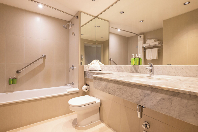 Bathroom 3, Holiday Inn Express CONCEPCION by IHG, Concepción