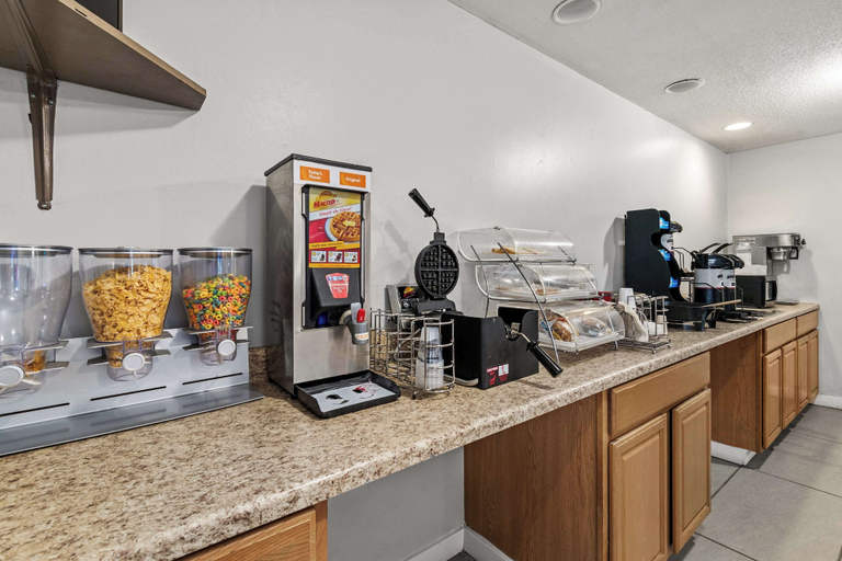 Food & Drinks 5, Americas Best Value Inn Carlisle, Cumberland
