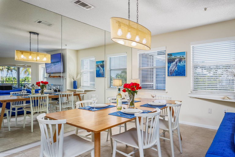 Food & Drinks 5, Siesta Bayside With Bay/dock Views, Sarasota