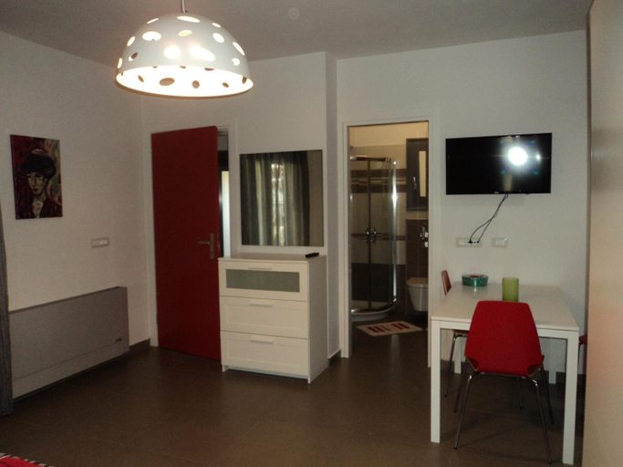 Others 5, Violeta Apartments, Ionian Islands