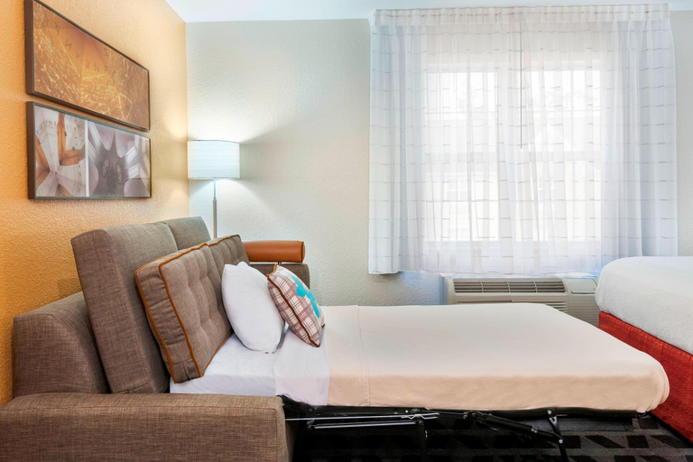 Bedroom 4, TownePlace Suites by Marriott Savannah Midtown, Chatham