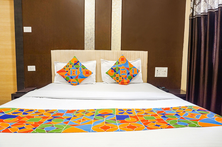 Bedroom 2, Fabhotel Krishna Regency, Pune