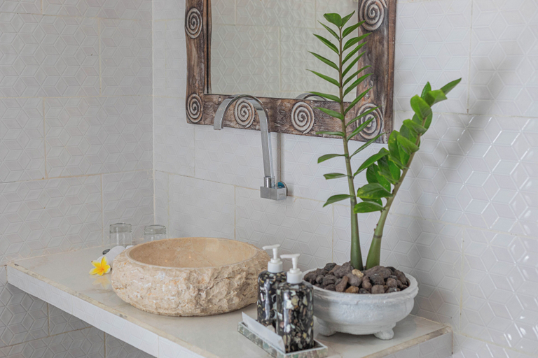 Bathroom 4, Radjes Bungalow Nusa Penida, Klungkung