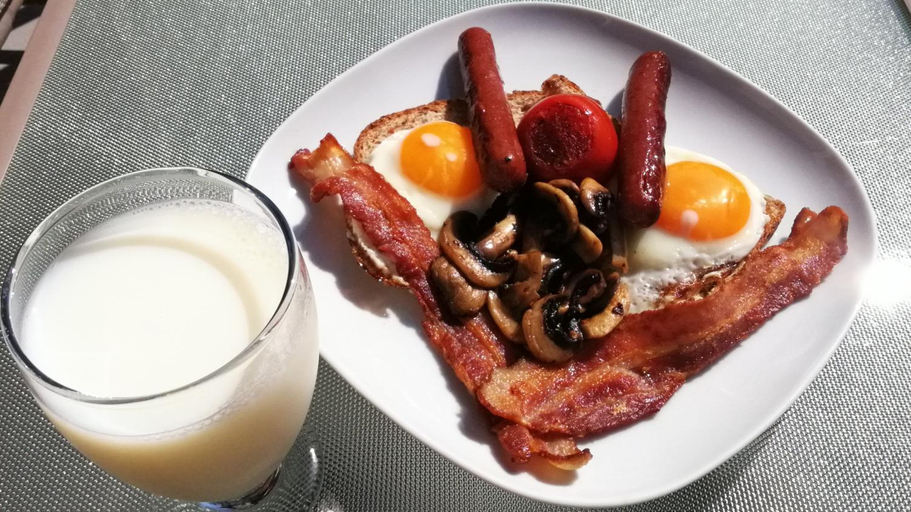 Food & Drinks, Sunny Island by White Rock B&B, Greater Vancouver