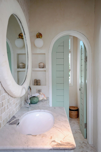 Bathroom 12