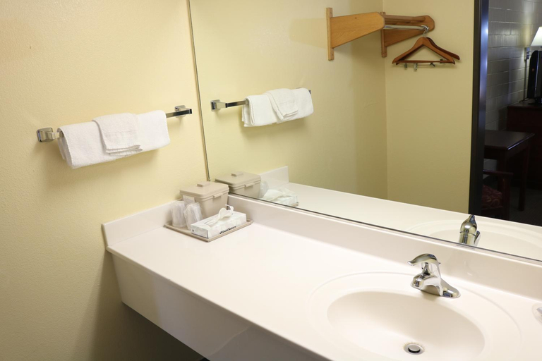 Bathroom 4, Budget Inn Flagstaff, Coconino