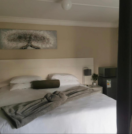 Others 4, Emerald Boutique Guesthouse, Chris Hani