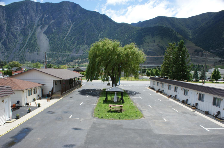 Others 2, Elks Motel, Okanagan-Similkameen