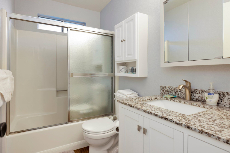 Bathroom, North Shore Chalet #2173, San Bernardino
